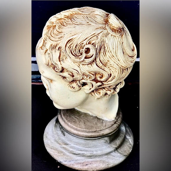 Vintage Mid Century Archaic Reproduction EROS Young Boy Poly Resin Statue - Picture 9 of 10